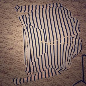 Long sleeve cropped sweatshirt